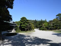 旧長州藩主毛利氏の庭園
入園は有料だが、一見の価値あり。
無料の駐車場があるが、徒歩で10分以上かかる

