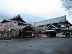 祇園甲部歌舞練場、後日ここで都をどりを見学しました。