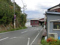 旧下電跡がサイクリング道路になっているときいて、
友人4人で日帰りサイクリングです。
火曜日はレンタサイクル店が休み予約できなくて、
当日貸出の児島駅にある観光案内所で借りた。
