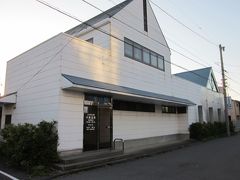 歩いて数百ｍの「木島温泉」は吉方温泉１丁目、サウナや水風呂などが楽しめて、なんと家族風呂まであります、駐車場も広いです。

今風の設備が整った銭湯って感じです。

～そう言えば、元町にも１軒「れんが湯」が在りましたが？…。