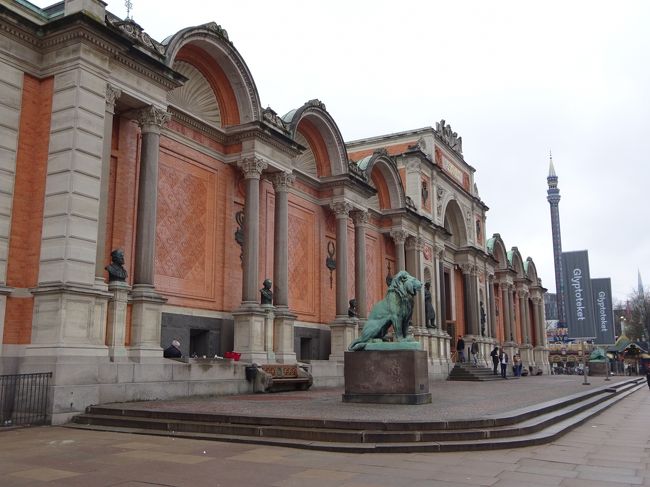 ニュー・カールスベア美術館を横目で見ながら・・