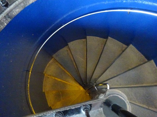 最後はらせんの狭い階段になって・・・