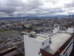 東横イン弘前駅前の最上階からの、城東地区の眺め。