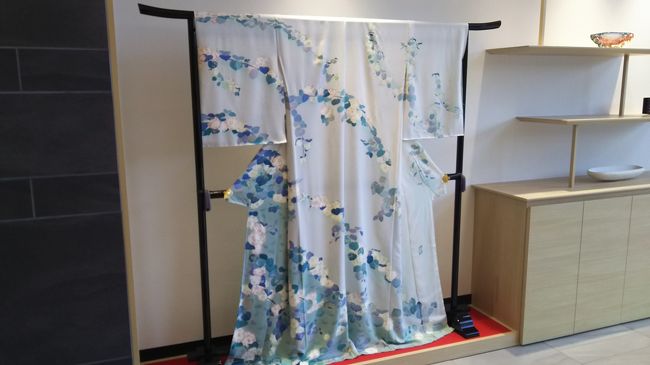 ロビーに飾ってあった友禅。<br /><br />とてもキレイです。