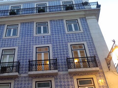 ガレット通りの建物のタイルもかわいい。