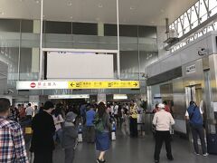 基隆新駅(南口)です。駅は工事中でした。