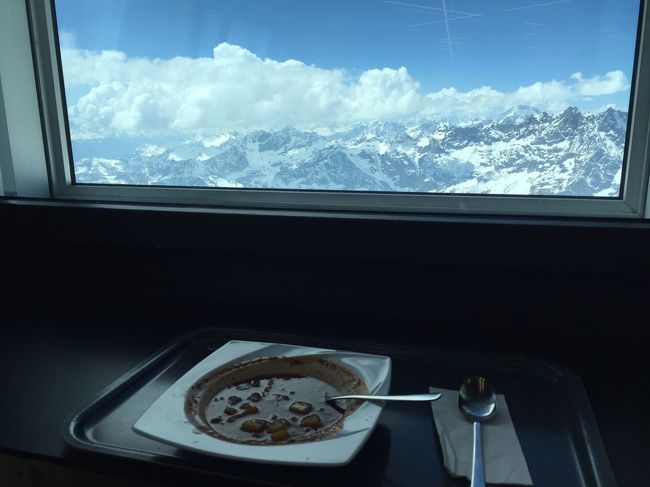 マッターホルン・グレッシャー・パラダイスのレストランでランチ。