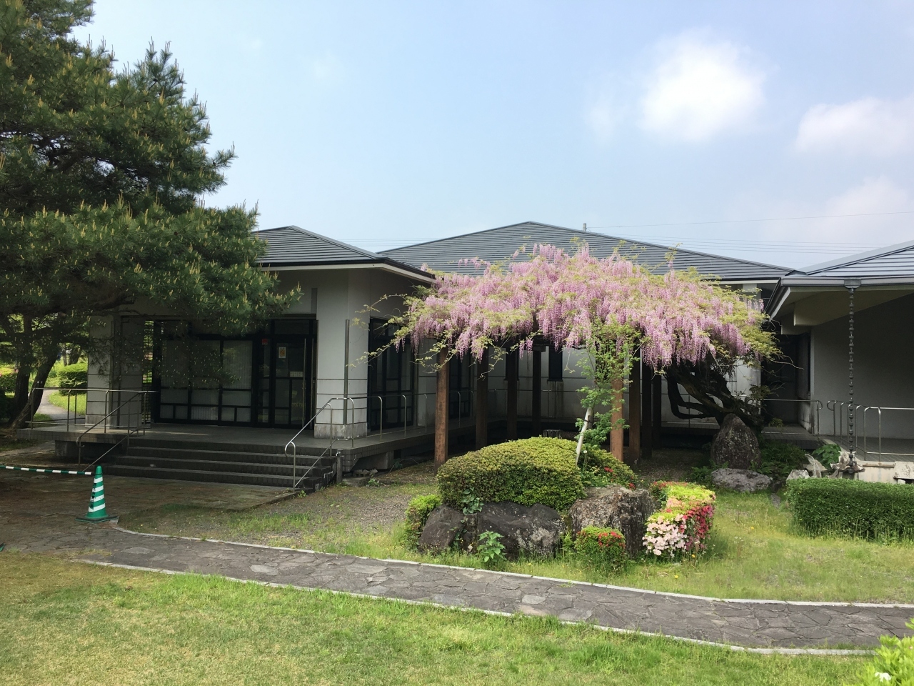 先覚者資料館です。

こちらも多久市郷土資料館と隣接しています。
