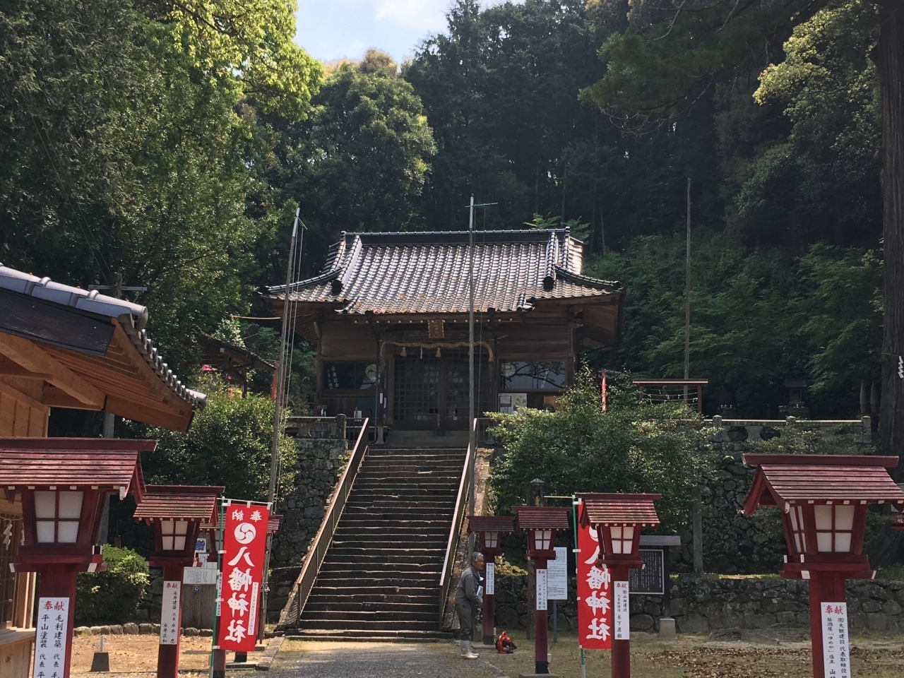 こちらは多久神社の横に鎮座する、多久八幡神社です。
