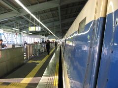 全長16.25kmの六甲トンネルを抜けると、すぐに新神戸駅に到着です。

後続が迫ってるため、追い立てられるように、すぐ出発です。