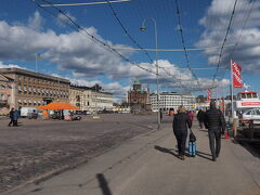 2017/4/21 (Fri)
トラム2でマーケット広場まできました。