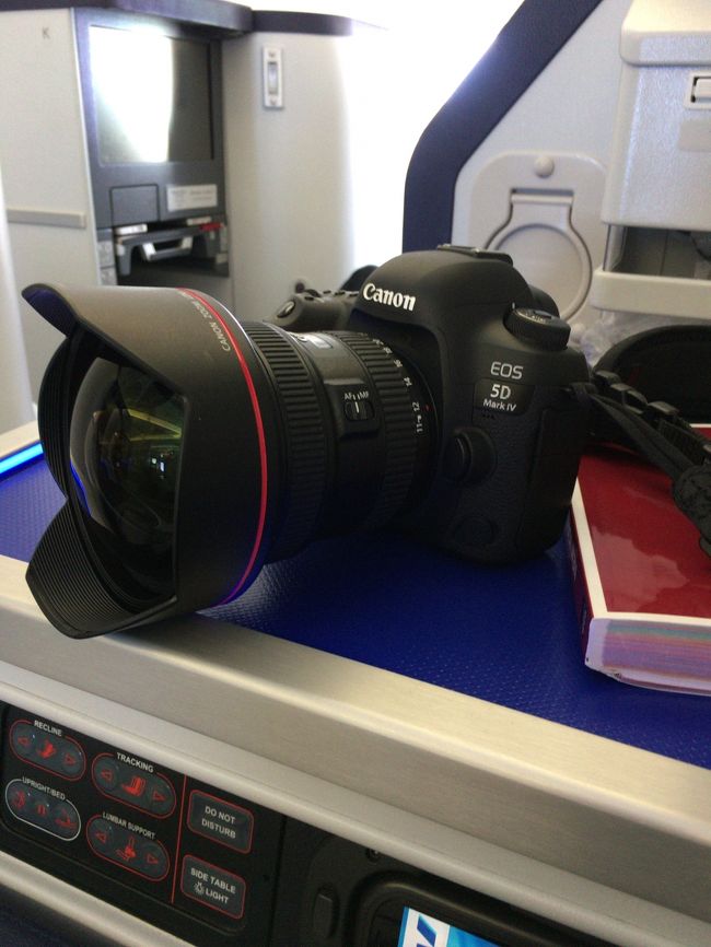 さて、本旅行のお供はテストも兼ね先日更新した新カメラ＋レンズ