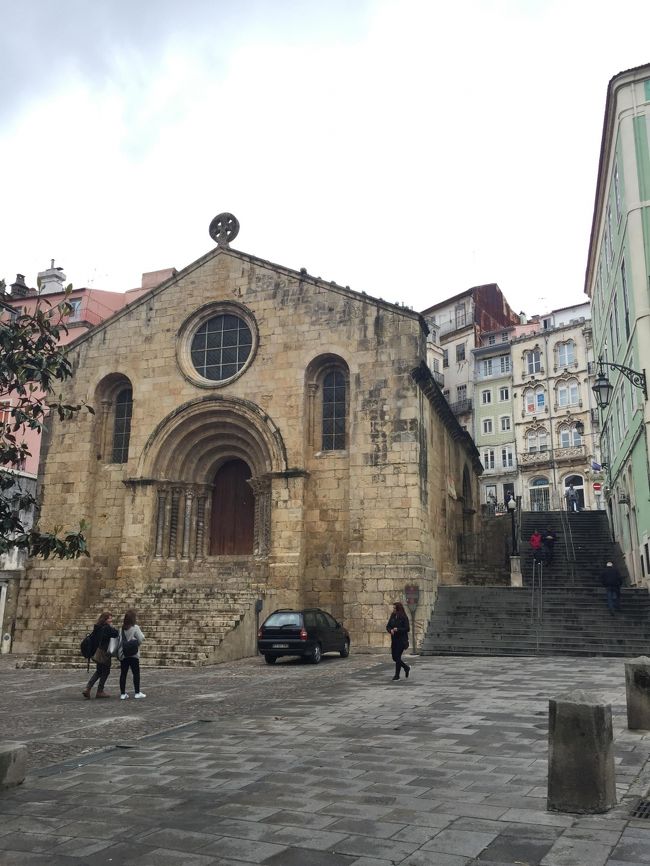 コインブラはコンパクトな街なので、ほぼ歩いて回れますが、坂と階段が多くて大変です。