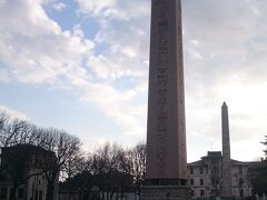 Walled Obelisk。
