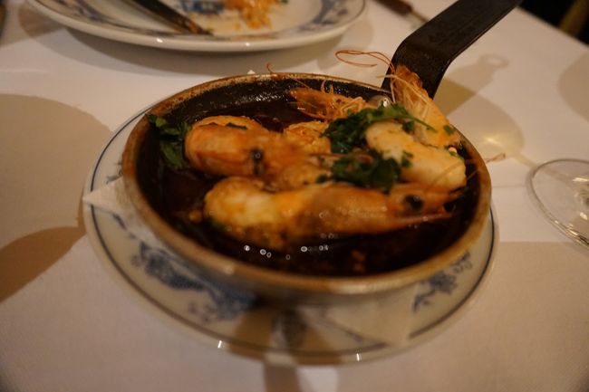 夜の食事は、Mercadoresへ。場所は分かり難い所にあります。<br />小さい店です。予約は絶対必要です。