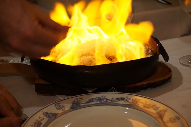 これは隣の人の注文した料理。