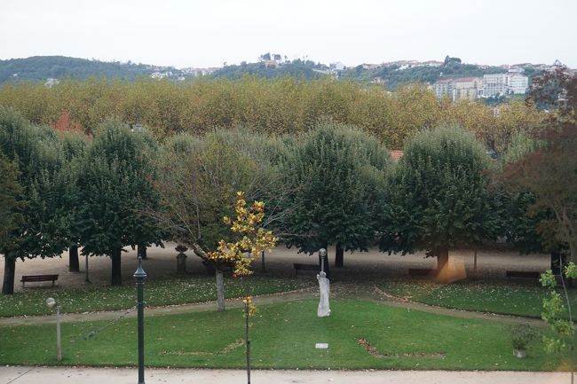 窓からの景色です。ポルトのホテルの窓からの景色とは雲泥の差です。安くて気分の良いホテルです。