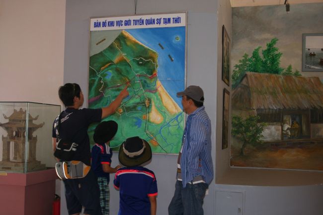 まず、北側（ベトナム軍）にある博物館を見学。<br /><br />これはＤＭＺ地帯の地図。<br />右上にある小さな島、重要だから忘れないでね。