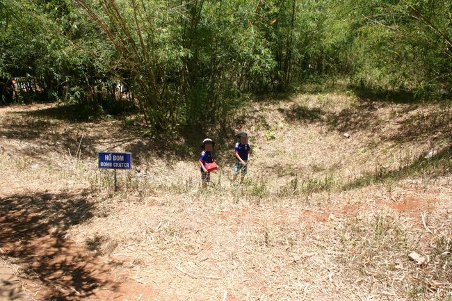 爆弾クレーター。