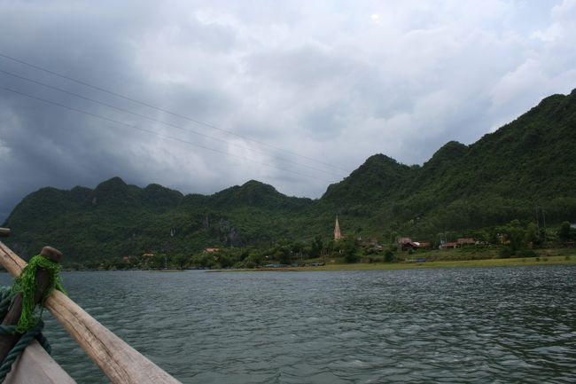 このエリアはキリスト教徒が多いそう。教会があった。