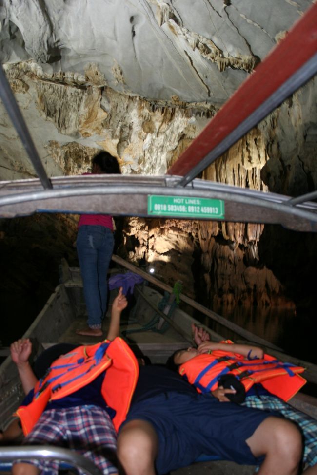 夫がひっくり返って、天井をみるとすげーよ！というので、皆で寝転んで鑑賞。