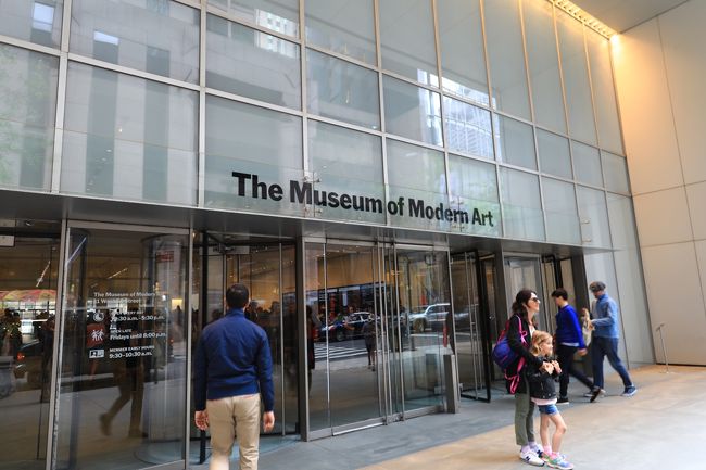 さて、チケットは取れたのでインタコ側をチェックアウトし、本日宿泊のヒルトンミッドタウンへ。３時じゃないとチェックインできねーとかダイヤモンド会員様に言いやがるんで、仕方無く荷物だけ預けて近くのＭｏＭＡへ。