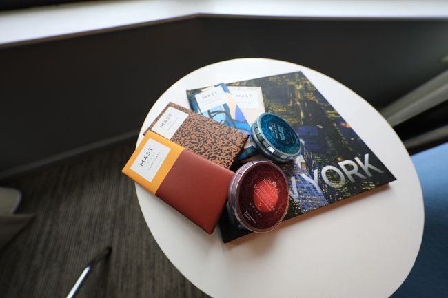 マストブラザースのチョコとハニー＆サンズの紅茶をゲト<br />しかし板チョコ１枚１０００円ってすごい...