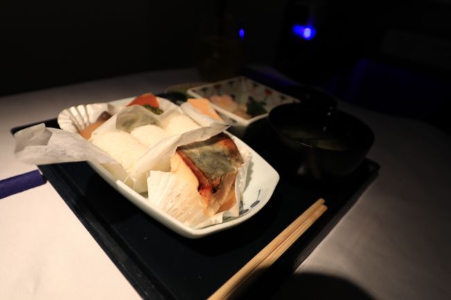 そして朝食？<br /><br />飛行機は定刻より３０分遅れで到着。このあとＫＬまで行きますがその話は次回