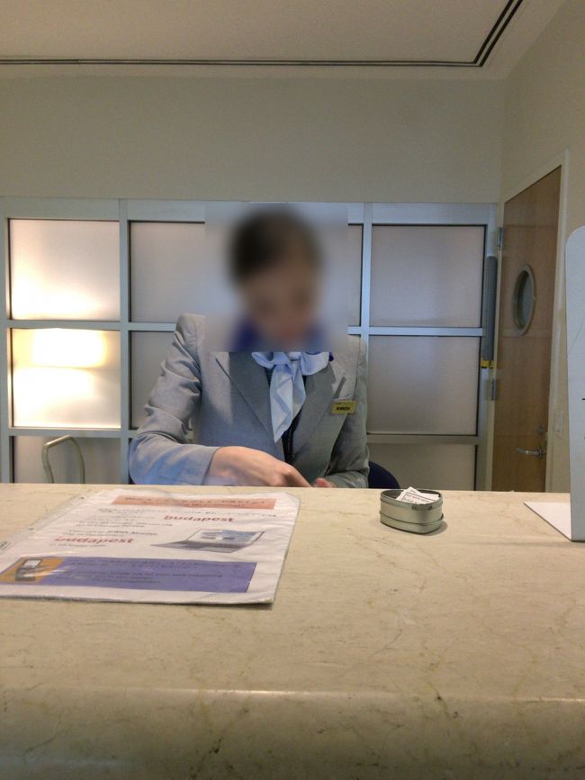 受付にＡＮＡのおねーさんがいます。日本人じゃなかったけど