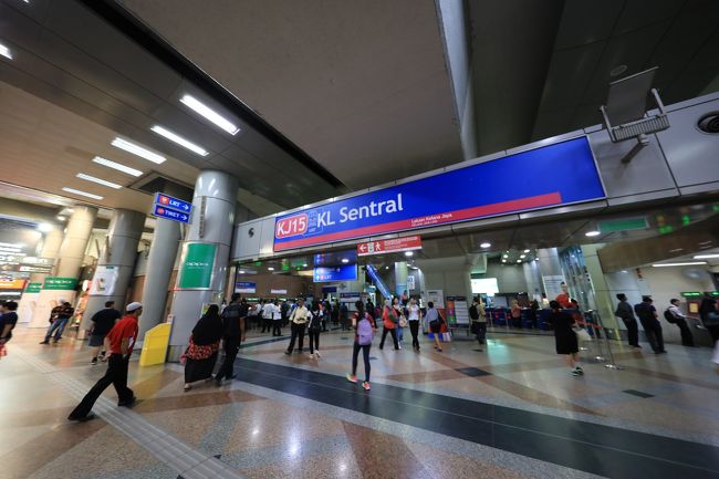 電車で移動します。元々マラッカに行こうかとも思ってましたが、荷物トラブルでやめました。