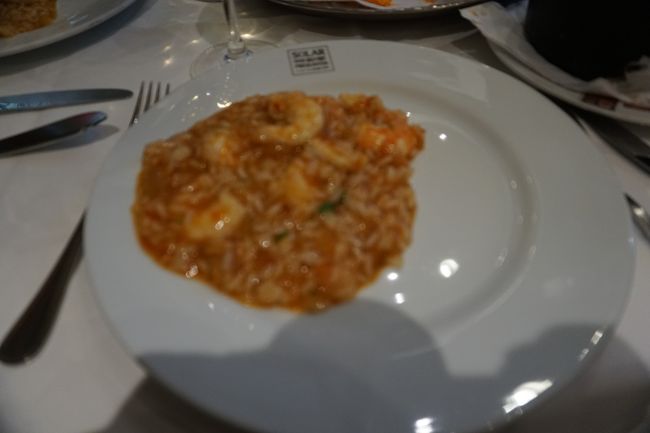 シーフードのお店ですので、シーフードパエリアを注文。