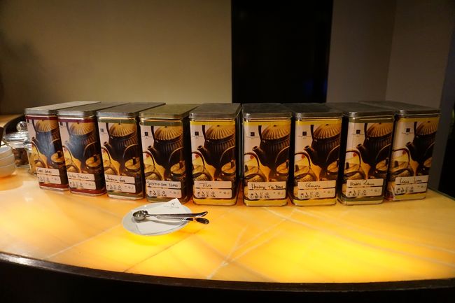 お茶は色々ありました。