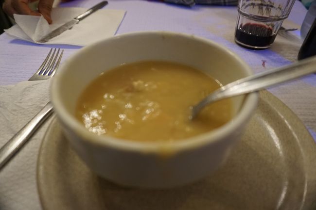 まず　「本日のスープ」を注文。