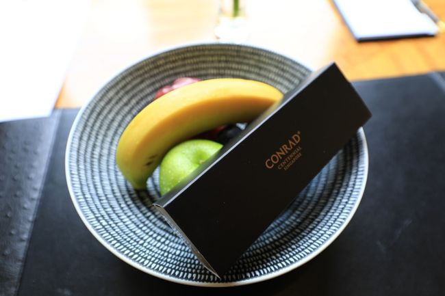 ＤＩＡギフト。チョコとフルーツ。さすがの充実ぶり