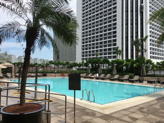 まぁ、どっちにしろパンパシとリッツにブロックされてＳＡＮＳは見えないんですが。ＳＡＮＳを部屋から見たかったらリッツ、パンパシの海側高層階、マンダリン海側でしょうか。ちなみにプールとフィットネスからちらっと見えます。