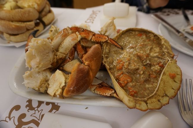 ここの注文はタブレット端末を検索しながら注文出来ます。<br />私達も持参のタブレットの写真ををみせ、注文。日本人は同じ物を注文するらしくて他の注文したい料理を先取りして写真を見せてくれました。<br />