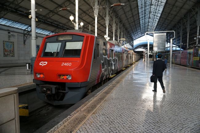 この電車でシントラ観光へ。