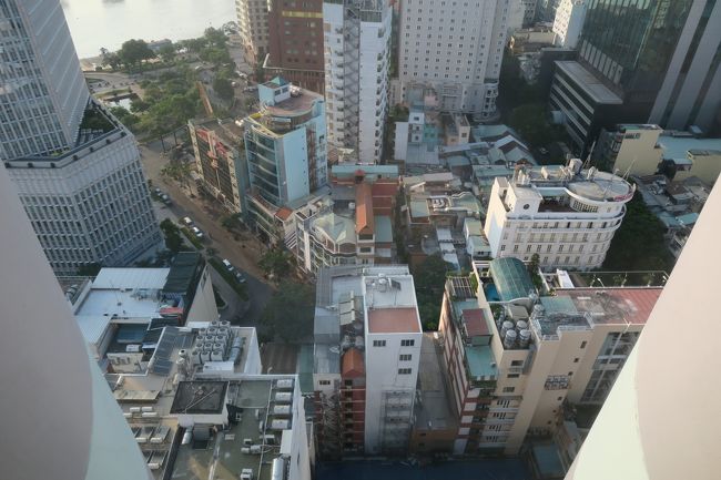 一泊三日の一人旅。<br />気の向くままのノープランの旅。<br />帰りが深夜便なので、丸一日たっぷりと使えました。<br /><br />みんなが言うより、あたし的にはゆっくりとリラックスできたホーチミンでした！