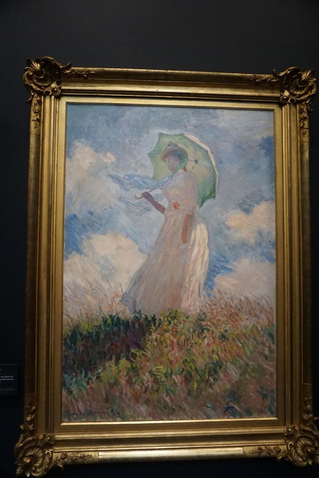 モネの「日傘の女」は三枚あります。奥さんのカミューをモデルにした絵はワシントンのナショナル・ギャラリーにあります。