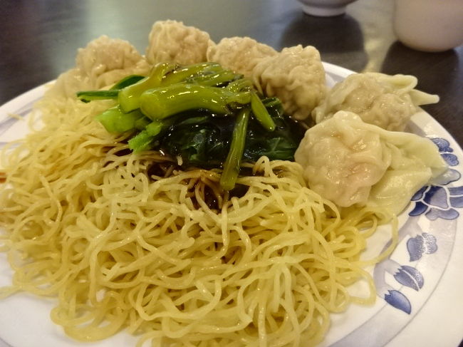 こちらはエビワンタン麺（乾麺）です。同じ麺を使っています。