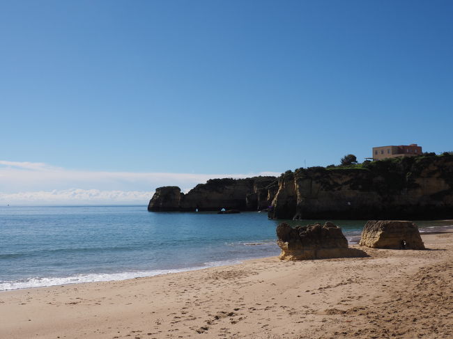 　この先の海蝕洞はここの観光名所になっているようです。