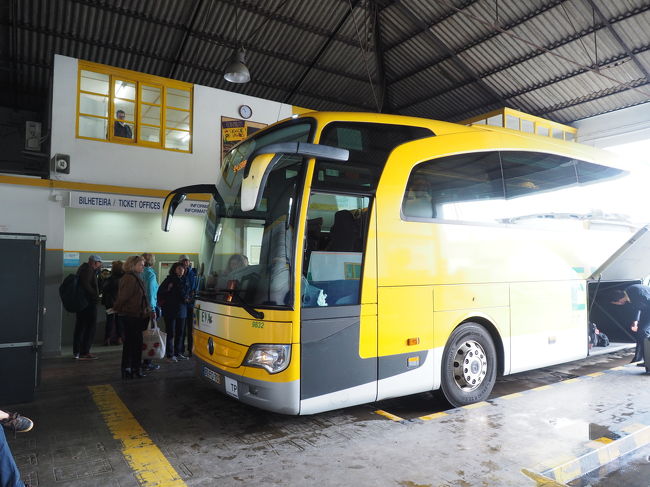 　ラゴス発リスボン行きの直通バスです。さすがに長距離路線だけあり乗り心地も良好！