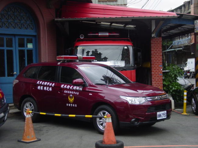 緊急自動車が日本車だったので、嬉しくてつい写真におさめてしまいました。