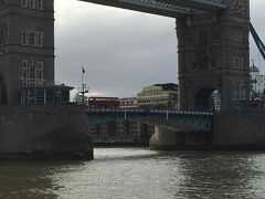 本日はロンドン市内半日観光

ロンドンブリッジ