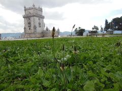 ３大名所、最後はベレンの塔。
内部見学省略・・・。

この広々とした原っぱ、気持ちいい～！