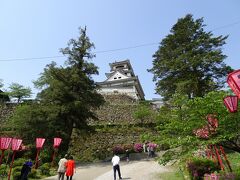 はりまや橋から歩いて歩いて。
高知城へやってきましたよ。
高知城も現存12天守の一つですが、来場は2回目です。