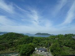 車窓から見た瀬戸内海の島です。


さて。脈絡のない4/5徳島編はここまでです。
ご覧くださり、ありがとうございました。

次は最終編、倉敷です。

