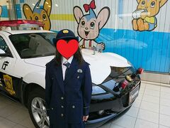 １階では子供のみ制服の試着をさせて貰えます。100・120・140ｃｍサイズの制服が用意されていました。
(11:18)