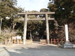 14：10　息栖神社　いきすじんじゃ
東国三社の一つです。
主祭神　久那戸神　鹿島神・香取神による葦原中国平定時に東国への先導に立った神
延喜式神名帳には記載が無く、国史（日本三大実録）に於岐都説神と記されています。
