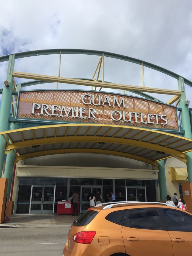 赤いシャトルバスに乗ってプレミア・アウトレットへ。<br />ちょっと遠くまでドライブ☆